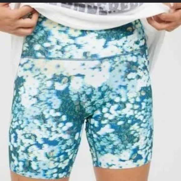 NWT aerie Offline Goals 3D 7" Inseam Bike Shorts in Blue Path Size Small - Picture 2 of 6